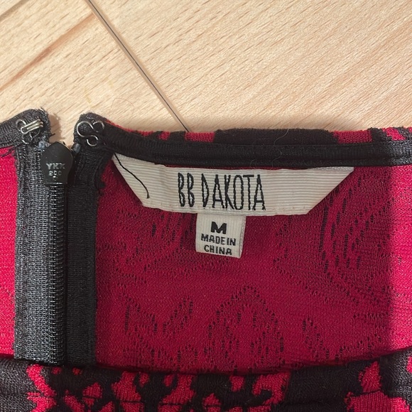 Sz M BB Dakota black and red long sleeve dress - Picture 2 of 9